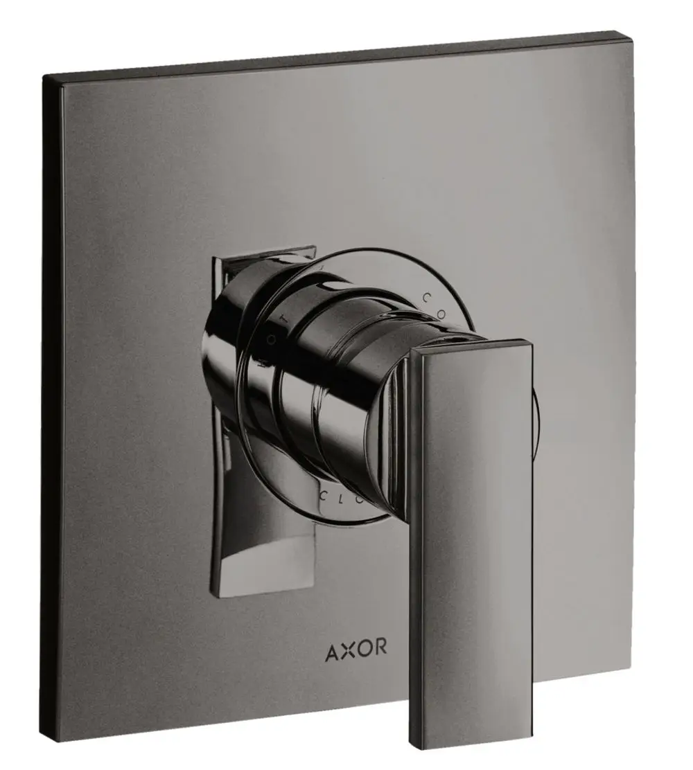 Ein Unterputz-Brausemischer mit einem Hebelgriff in Polished Black Chrome, hergestellt von AXOR. Schlichte, geometrische Form mit modernen Steuerungsmerkmalen.